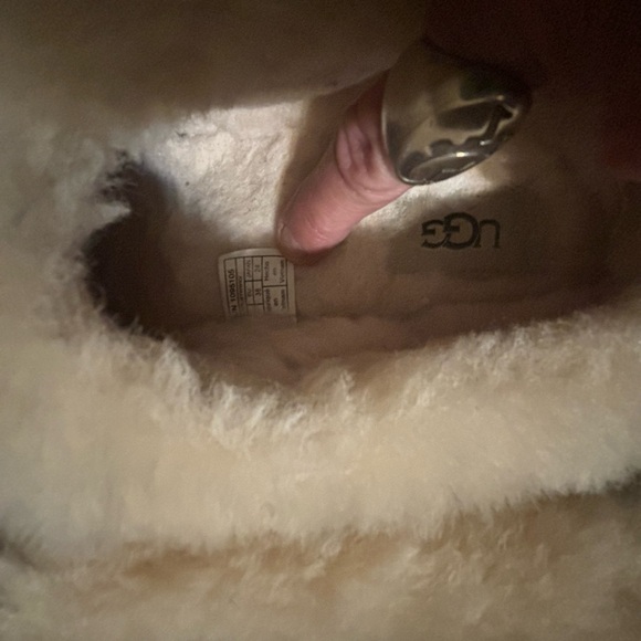 UGG Slippers/Shoes Women’s - Picture 11 of 12